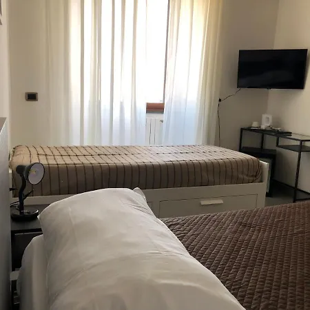 Bruno House 4* Neapol
