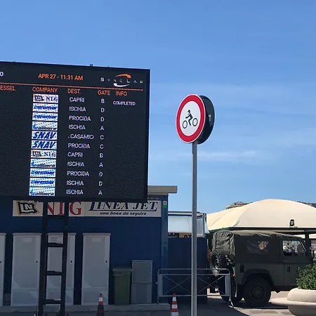 לינה וארוחת בוקר Bruno House נאפולי